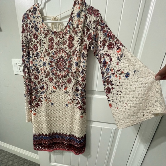 Xhilaration bell sleeve dress lace - Picture 2 of 8